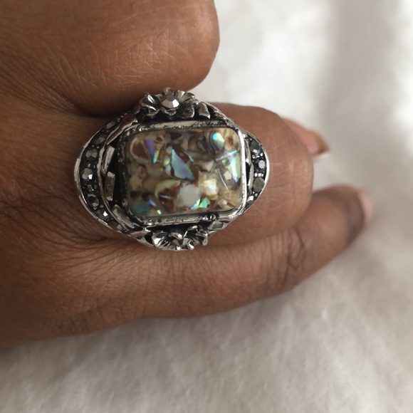 Multi colour stone ring - Picture 2 of 8